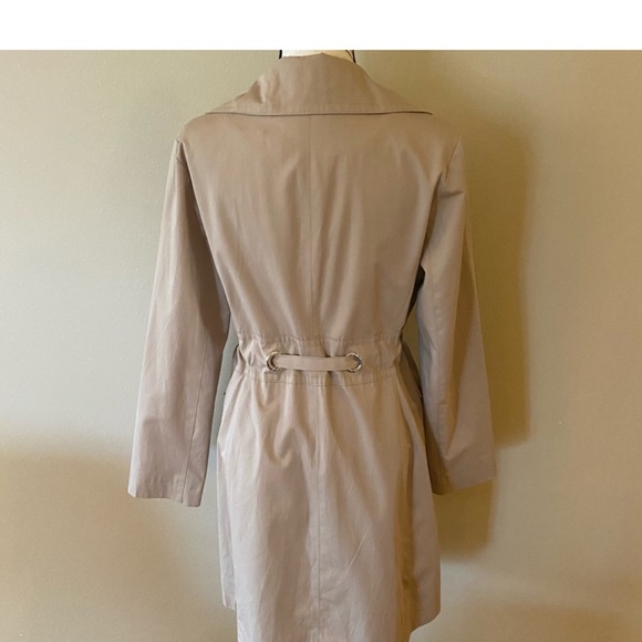 MICHAEL Michael Kors Raincoat Size Medium - Picture 5 of 9